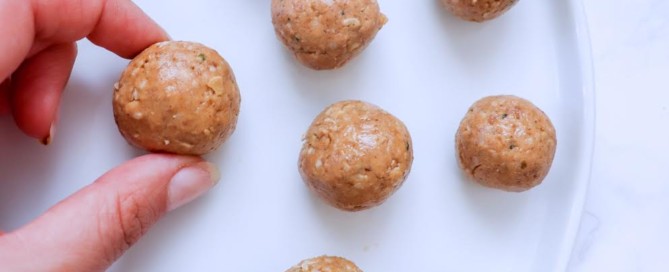 Snack: Protein Balls the modern day girlfriend