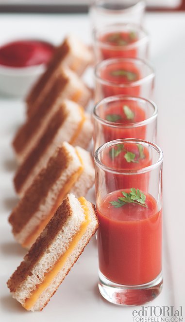 Mini-Grilled-Cheese-Sandwiches-Tomato-Soup-Shots