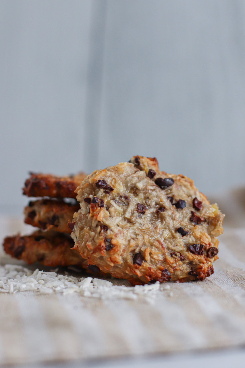 3 ingredient cookies healthy banana coconut chocolate the modern day girlfriend 3