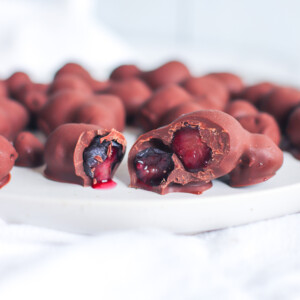 Frozen Chocolate Covered Blueberries the modern day girlfriend